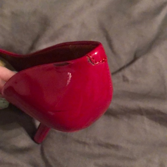 Red High Heels - Picture 4 of 6